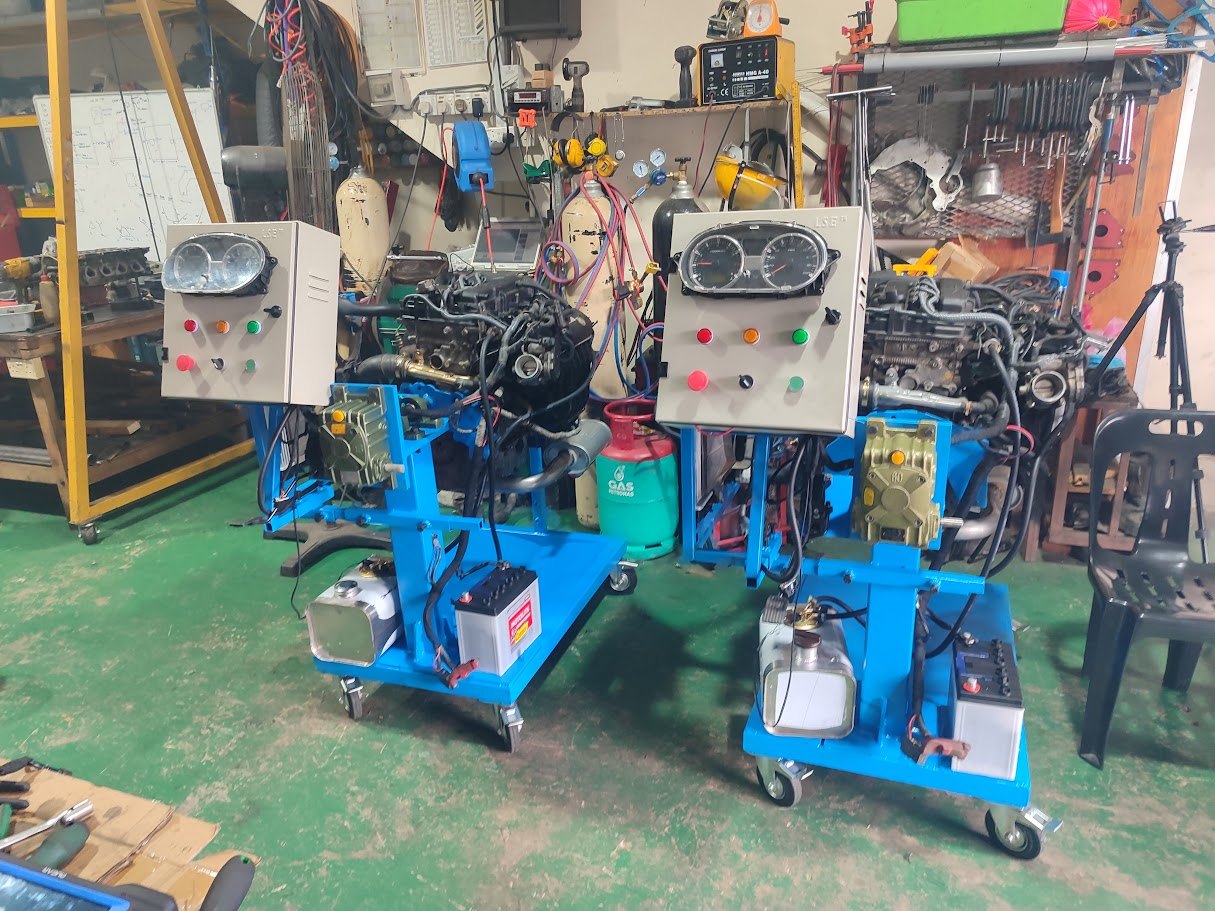 IAFM ENGINE TRAINER view 1