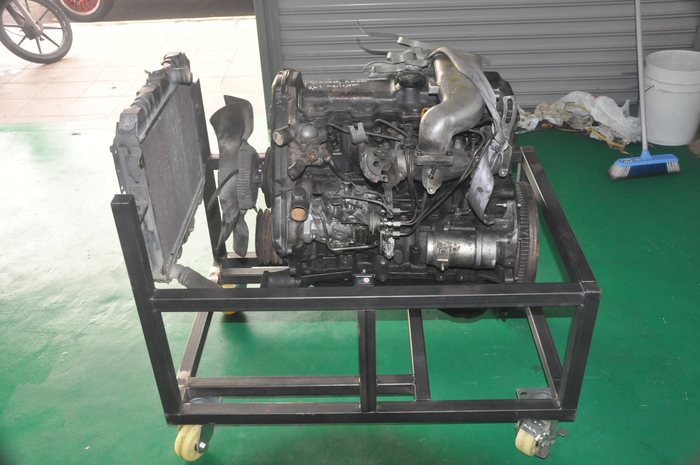 Toyota 2L Engine Trainer on Stand view 2